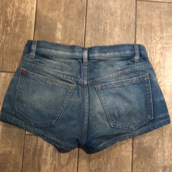 BDG essential short mid rise jean shorts 25W. Good used condition. - Picture 2 of 3